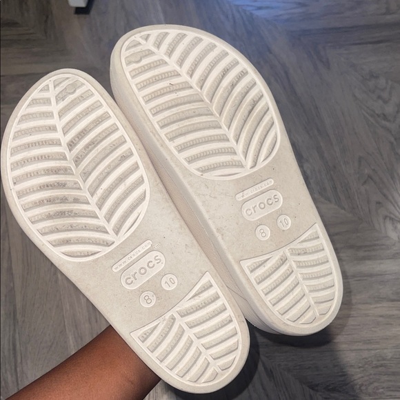 Dylan Clogs - Picture 3 of 4